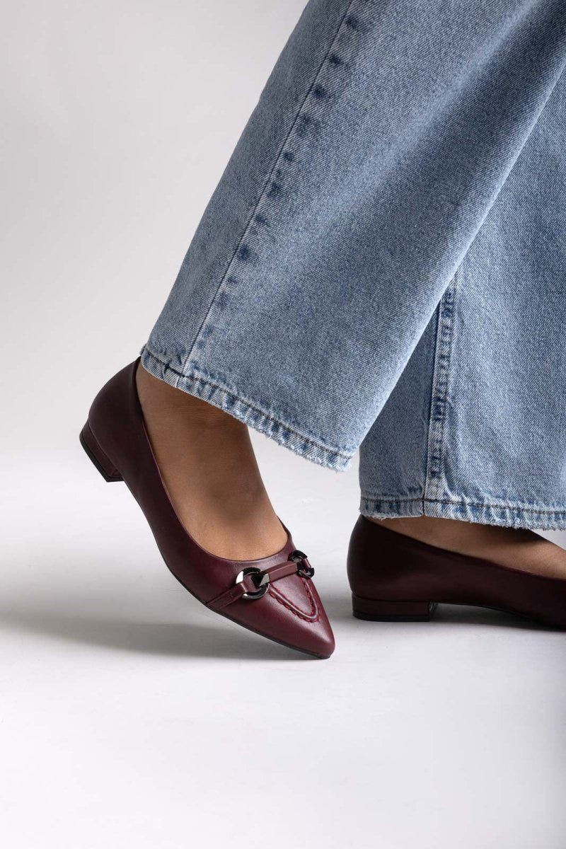 Pointed Ballet Flats with Metal Detail - Burgundy Matte - thefashionproject.gr - Martin Pescatore