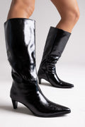 Ideal shoes - Pointed Crinkled Patent Boots with Kitten Heel - Black Crinkled Patent
