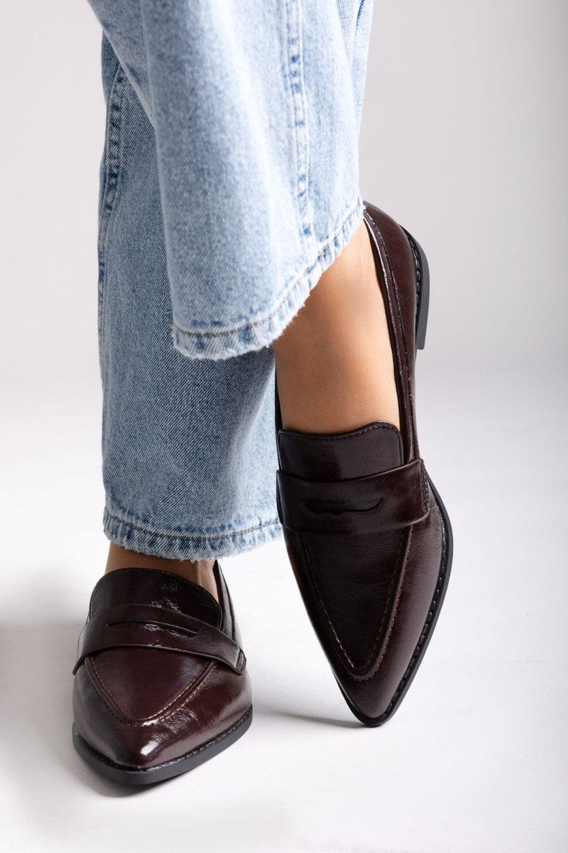 Pointed Flat Loafers Crinkled Patent - Brown Crinkled Patent - thefashionproject.gr - VeraBloom