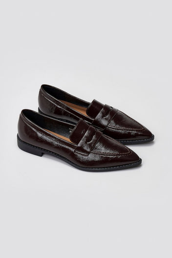 Pointed Flat Loafers Crinkled Patent - Brown Crinkled Patent - thefashionproject.gr - VeraBloom