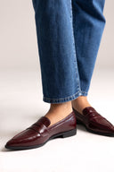 Pointed Flat Loafers Crinkled Patent - Burgundy Crinkled Patent - thefashionproject.gr - VeraBloom