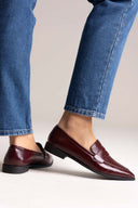 Pointed Flat Loafers Crinkled Patent - Burgundy Crinkled Patent - thefashionproject.gr - VeraBloom