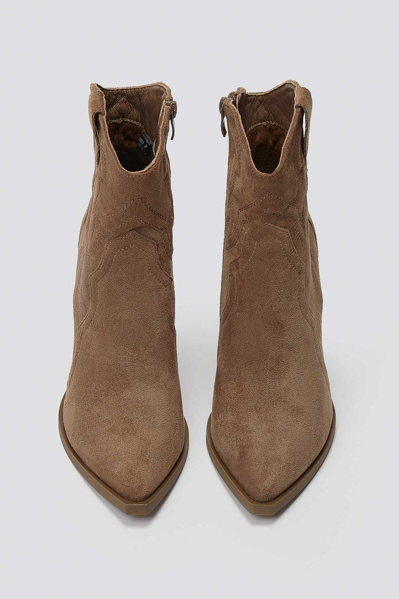 Pointed Suede Cowboy Ankle Boots - Camel Suede - thefashionproject.gr - MARQUIIZ