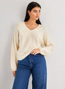 Πουλόβερ crop με v cut λαιμόκοψη ONLY 15294086 - Μπεζ - thefashionproject.gr - ONLY