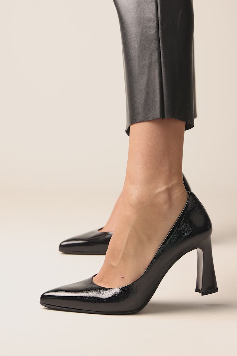 Block Heel Pumps Pointed Toe - Black Patent