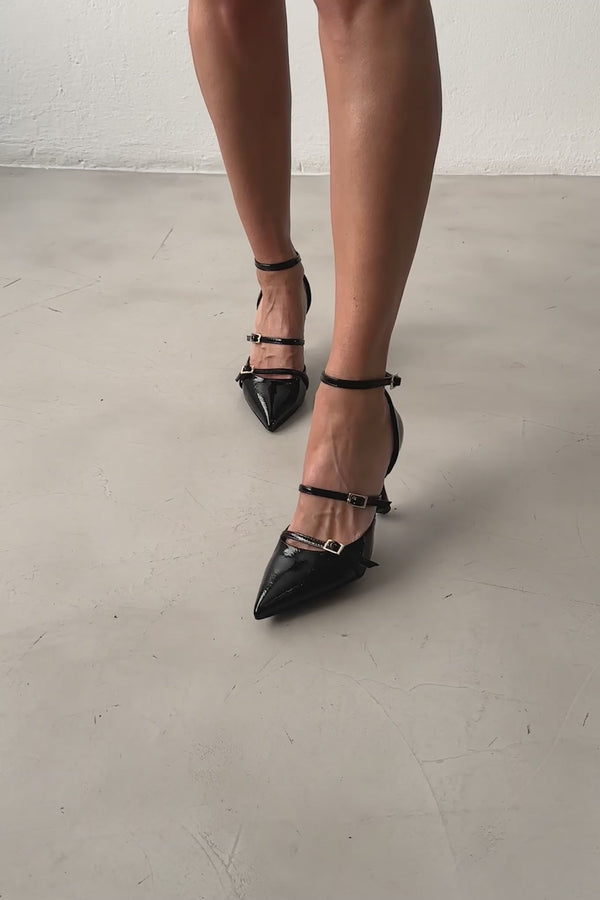 Γόβες μυτερές λουστρίνι με μπαρέτα TFP