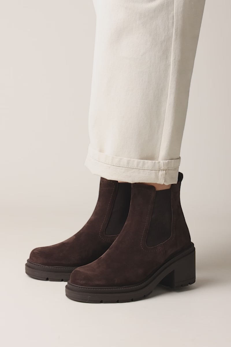 Chelsea Ankle Boots Block Heel - Brown Suede