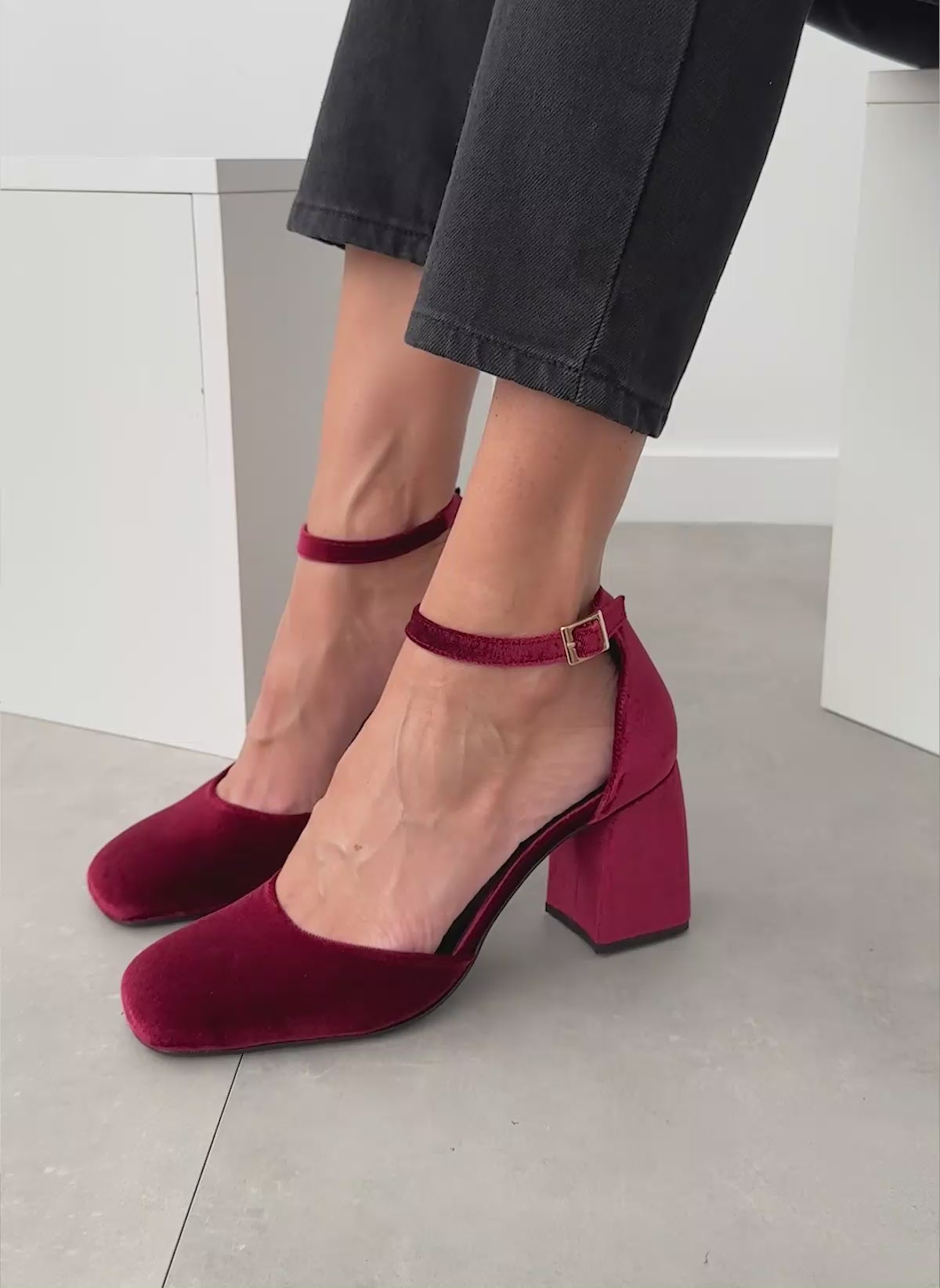 Γόβες με μπαρέτα velvet TFP