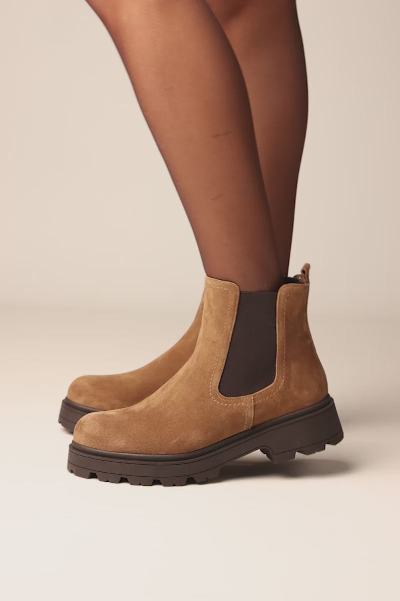Chelsea Ankle Boots Round Toe - Taupe Suede