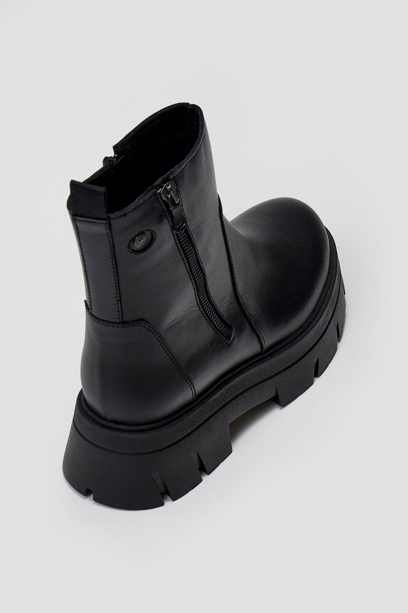 Leather Ankle Boots with Zipper - Black Matte – thefashionproject.gr