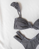 Ριγέ σετ bikini με cut out σχέδιο στο πλάι - Μαύρο - thefashionproject.gr - The Fashion Project