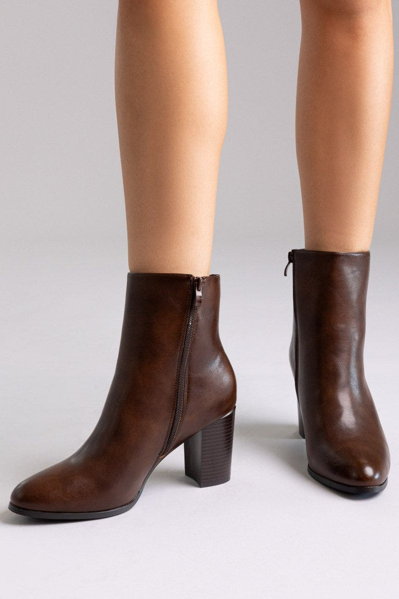 Round - Toe Ankle Boots with Block Heel - Dark Brown Matte - thefashionproject.gr - BOTEGGA 22