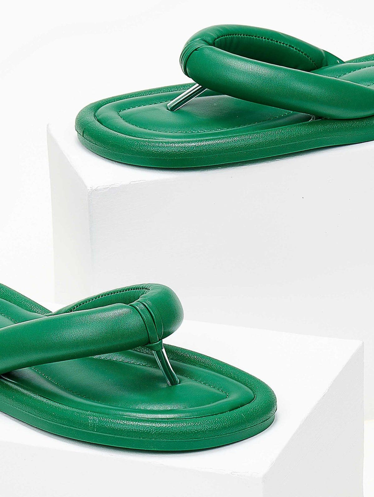 Σαγιονάρες με puffed σχέδιο - Πράσινο - thefashionproject.gr - The Fashion Project