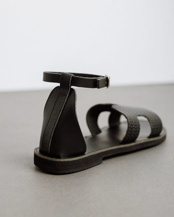 Σανδάλια ankle strap με ανάγλυφο σχέδιο estil - Μαύρο - thefashionproject.gr - Estil