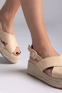 Σανδάλια crossover από ψάθα Refresh 172666 - Μπεζ - thefashionproject.gr - Refresh