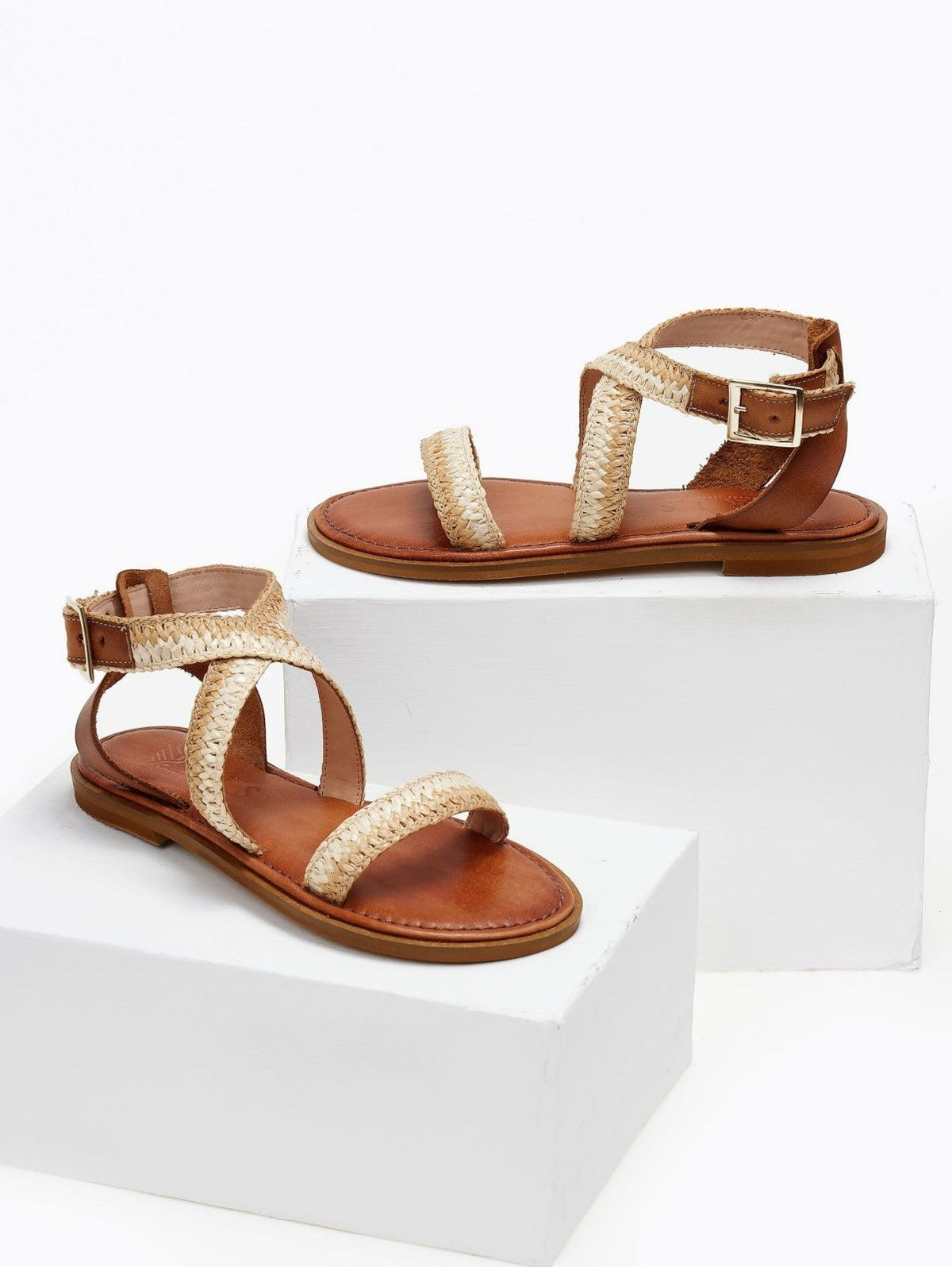 Σανδάλια δερμάτινα crossover Iris sandals - Φυσικό - thefashionproject.gr - IRIS