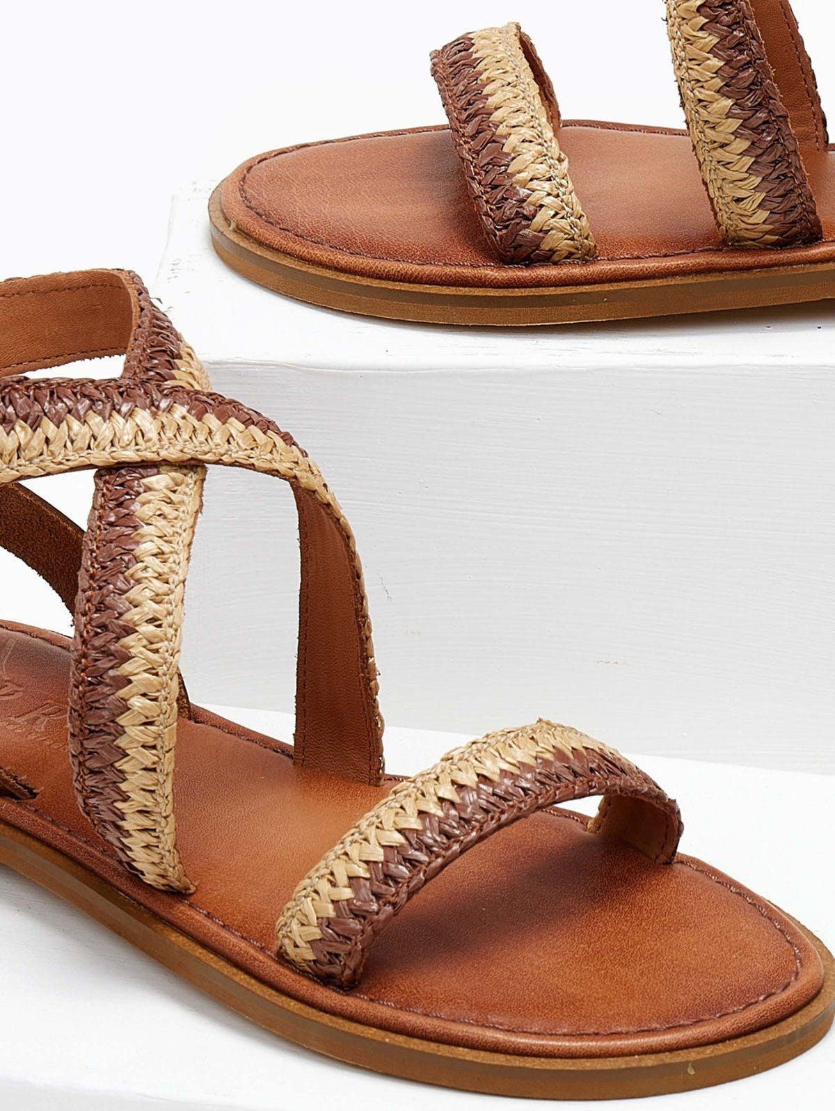 Σανδάλια δερμάτινα crossover Iris sandals - Καφέ - thefashionproject.gr - IRIS