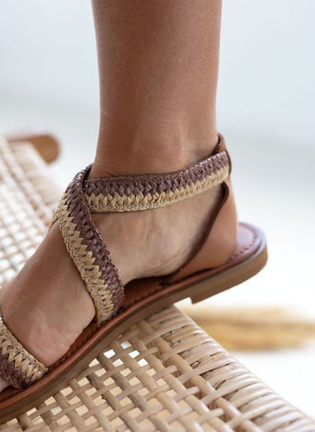 Σανδάλια δερμάτινα crossover Iris sandals - Καφέ - thefashionproject.gr - IRIS
