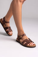 Σανδάλια δερμάτινα flatforms με μπαρέτα Carad - Καφέ - thefashionproject.gr - CARAD