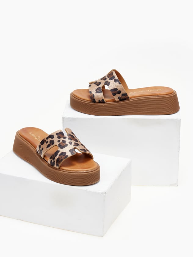 Σανδάλια δερμάτινα flatforms με print TFP - Leopard - thefashionproject.gr - TFP