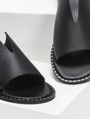 Σανδάλια δερμάτινα με άνοιγμα στη φάσα Iris Sandals - Μαύρο - thefashionproject.gr - IRIS