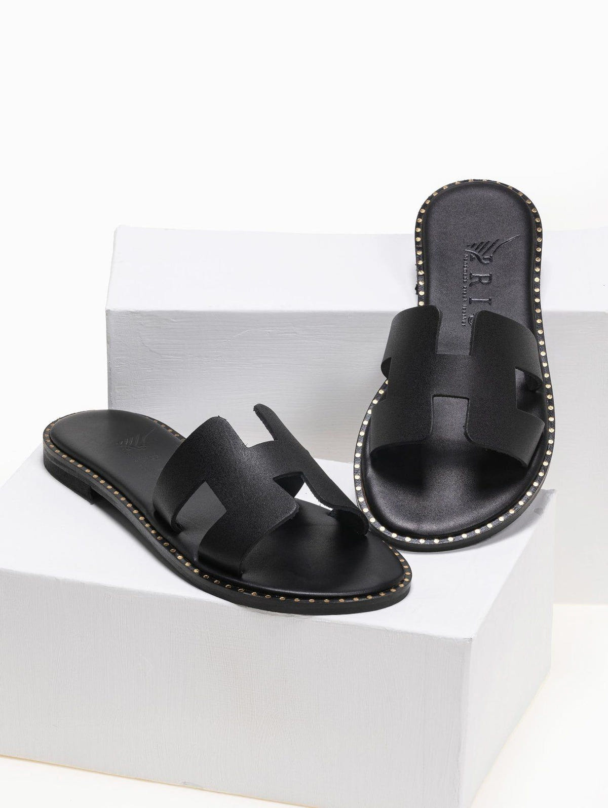 Σανδάλια δερμάτινα με ανοίγματα Iris Sandals - Μαύρο - thefashionproject.gr - IRIS