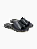 Σανδάλια δερμάτινα με ασύμμετρο τελείωμα estil