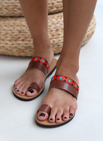 Σανδάλια δερμάτινα με boho φάσα estil - Ταμπά - thefashionproject.gr - Estil