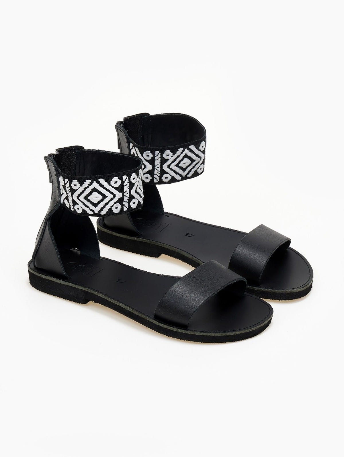 Σανδάλια δερμάτινα με boho μπαρέτα Estil - Μαύρο - thefashionproject.gr - Estil