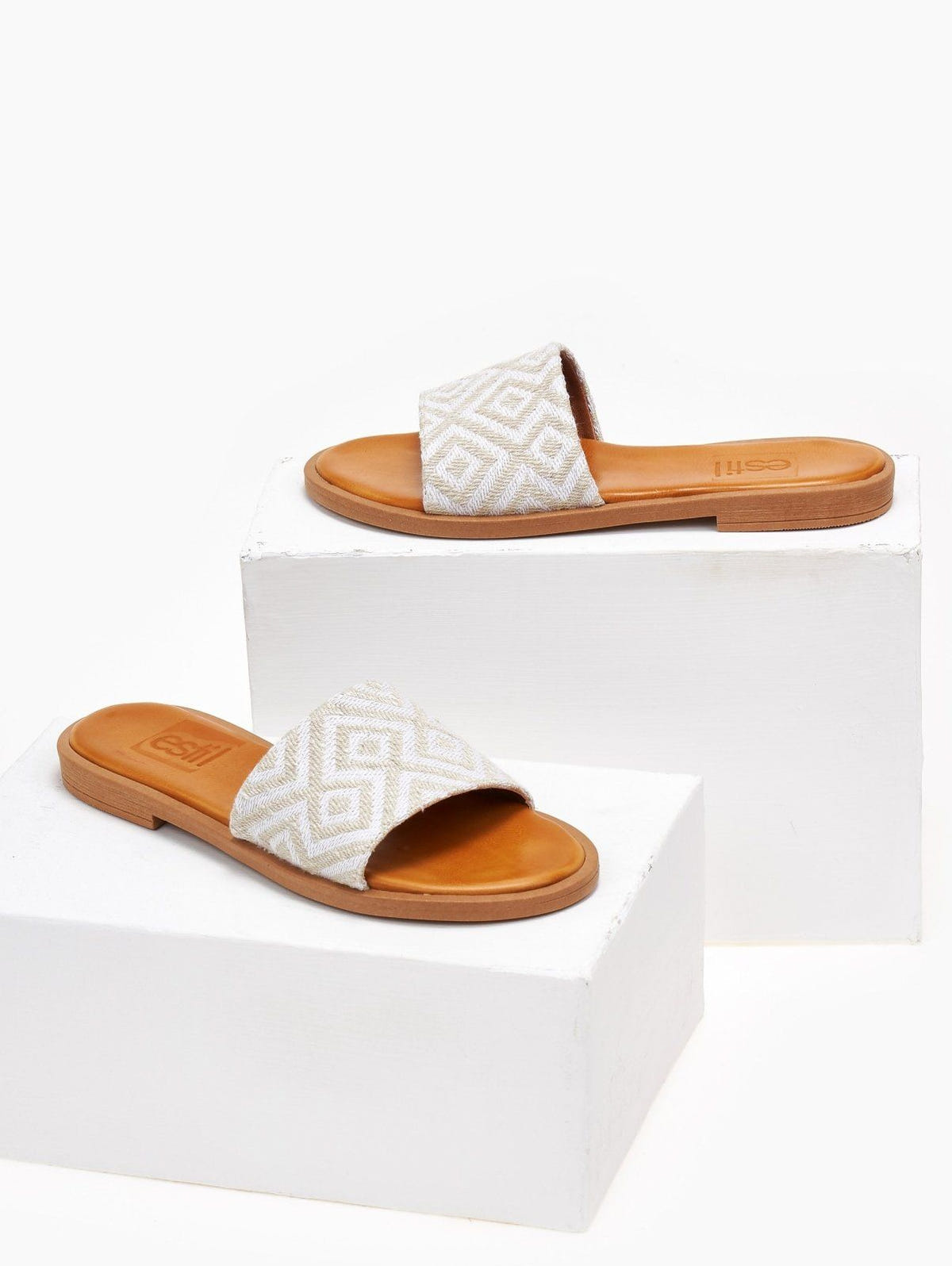 Σανδάλια δερμάτινα με boho σχέδιο estil - Μπεζ - thefashionproject.gr - Estil