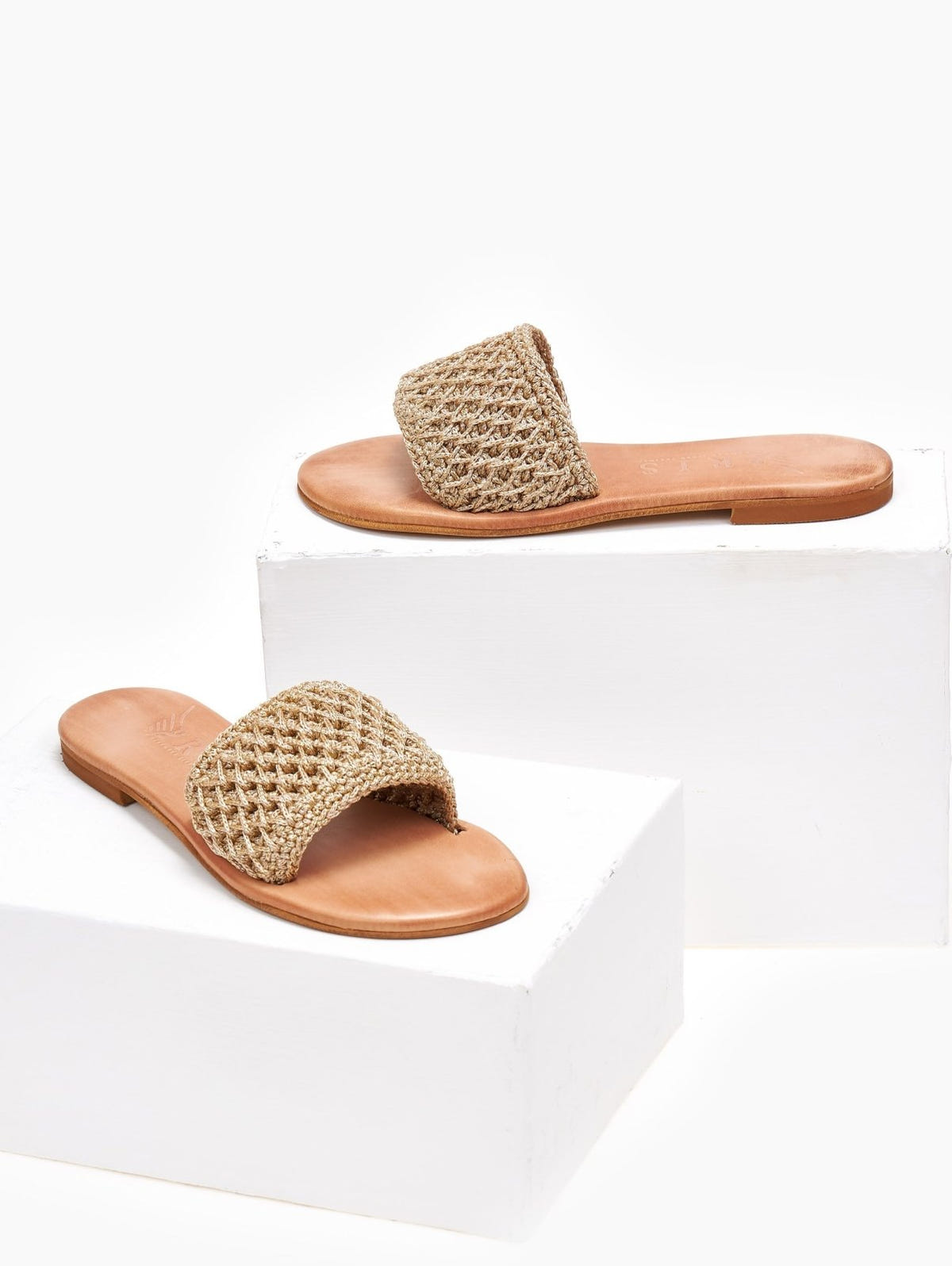 Σανδάλια δερμάτινα με crochet φάσα Iris Sandals - Χρυσό - thefashionproject.gr - IRIS