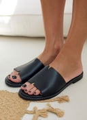 Σανδάλια δερμάτινα με φαρδιά φάσα TFP - Μαύρο - thefashionproject.gr - TFP