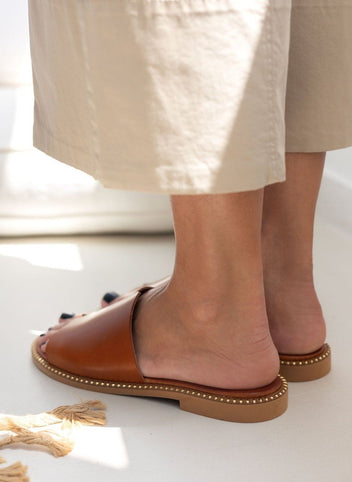 Σανδάλια δερμάτινα με φαρδιά φάσα TFP - Ταμπά - thefashionproject.gr - TFP