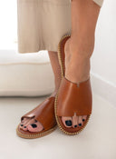 Σανδάλια δερμάτινα με φαρδιά φάσα TFP - Ταμπά - thefashionproject.gr - TFP
