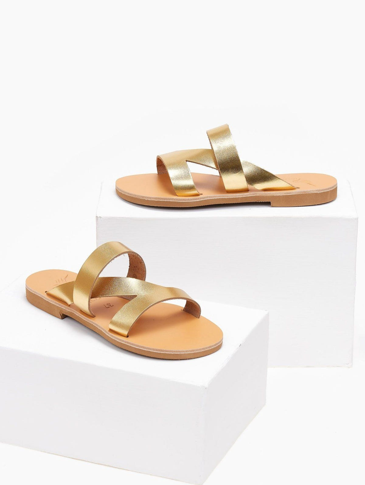 Σανδάλια δερμάτινα με ιδιαίτερες φάσες Iris Sandals - Χρυσό - thefashionproject.gr - IRIS