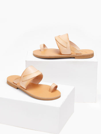 Σανδάλια δερμάτινα με ιδιαίτερη φάσα Iris Sandals - Φυσικό - thefashionproject.gr - IRIS