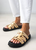 Σανδάλια δερμάτινα με ιδιαίτερη φάσα ATENEO