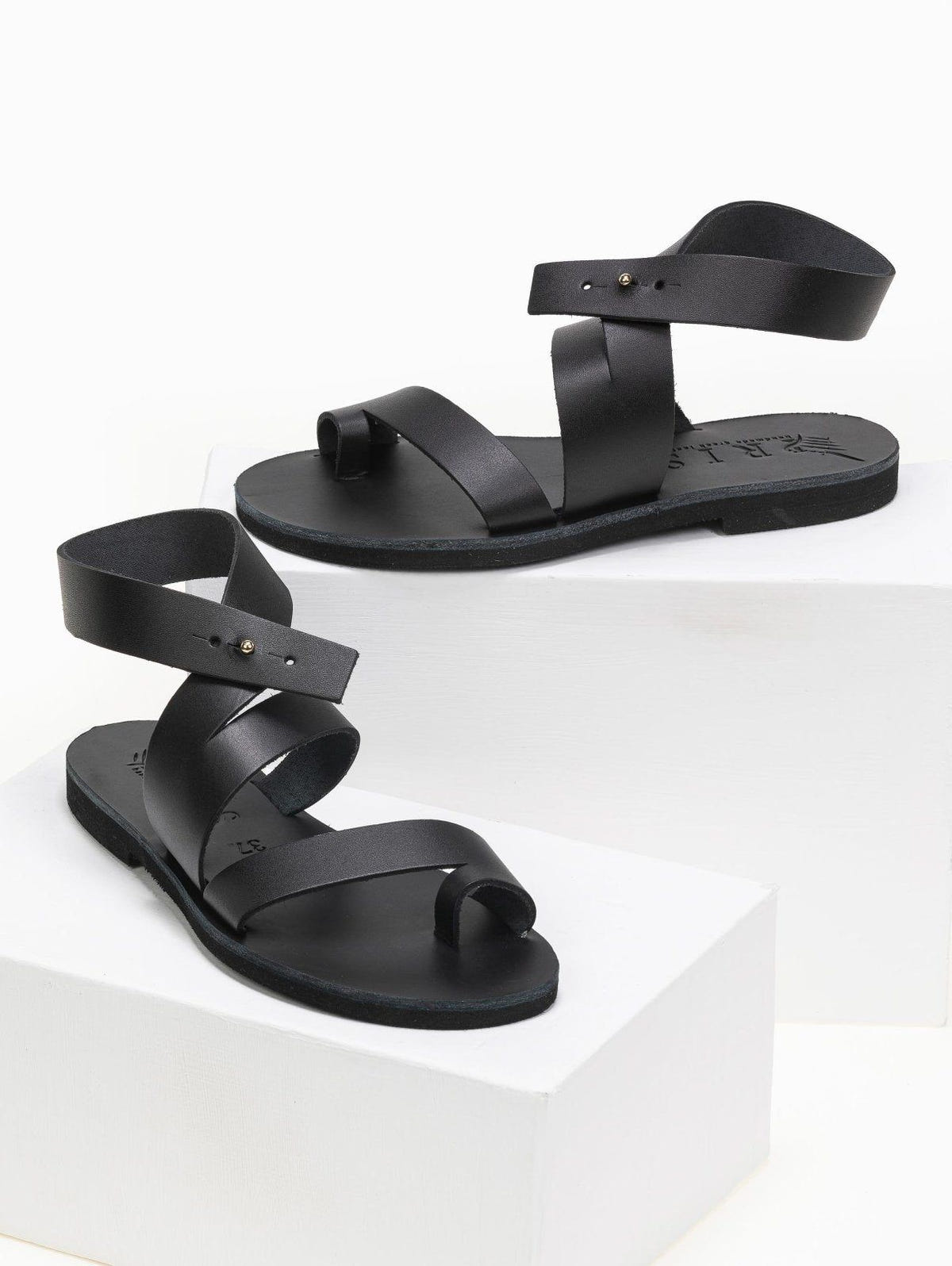 Σανδάλια δερμάτινα με ιδιαίτερο κούμπωμα Iris Sandals - Μαύρο - thefashionproject.gr - IRIS