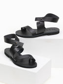 Σανδάλια δερμάτινα με ιδιαίτερο κούμπωμα Iris Sandals - Μαύρο - thefashionproject.gr - IRIS