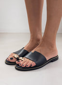 Σανδάλια δερμάτινα με μεταλλικό σχέδιο tfp