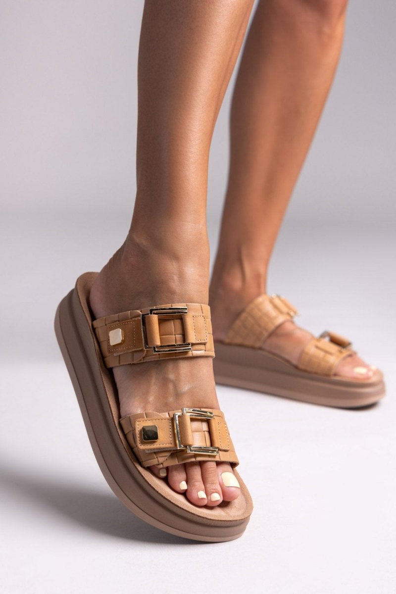 Σανδάλια δερμάτινα με pattern ADELITA FANTASY SANDALS - Κάμελ - thefashionproject.gr - FANTASY SANDALS