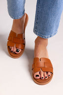 Σανδάλια δερμάτινα με print στη φάσα Estil - Ταμπά - thefashionproject.gr - Estil