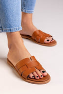 Σανδάλια δερμάτινα με print στη φάσα Estil - Ταμπά - thefashionproject.gr - Estil
