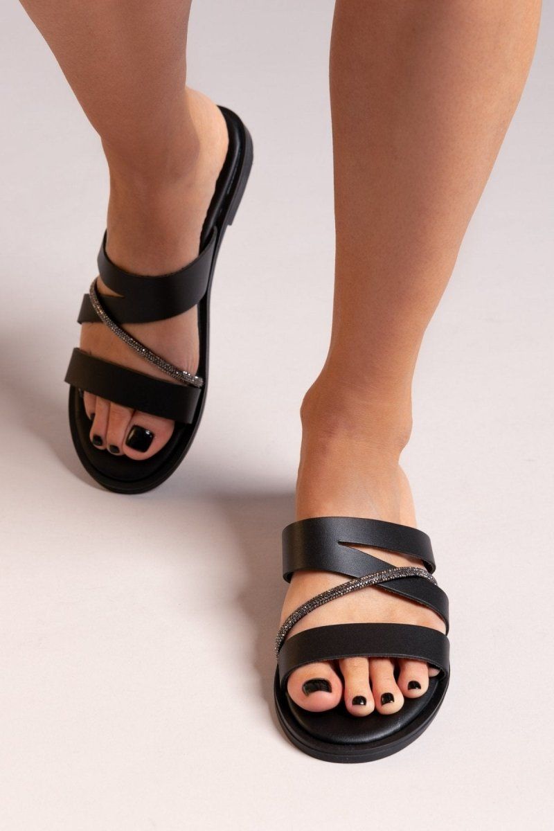 Σανδάλια δερμάτινα με στρας Estil - Μαύρο - thefashionproject.gr - Estil