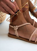 Σανδάλια δερμάτινα με στρας και κόμπο estil