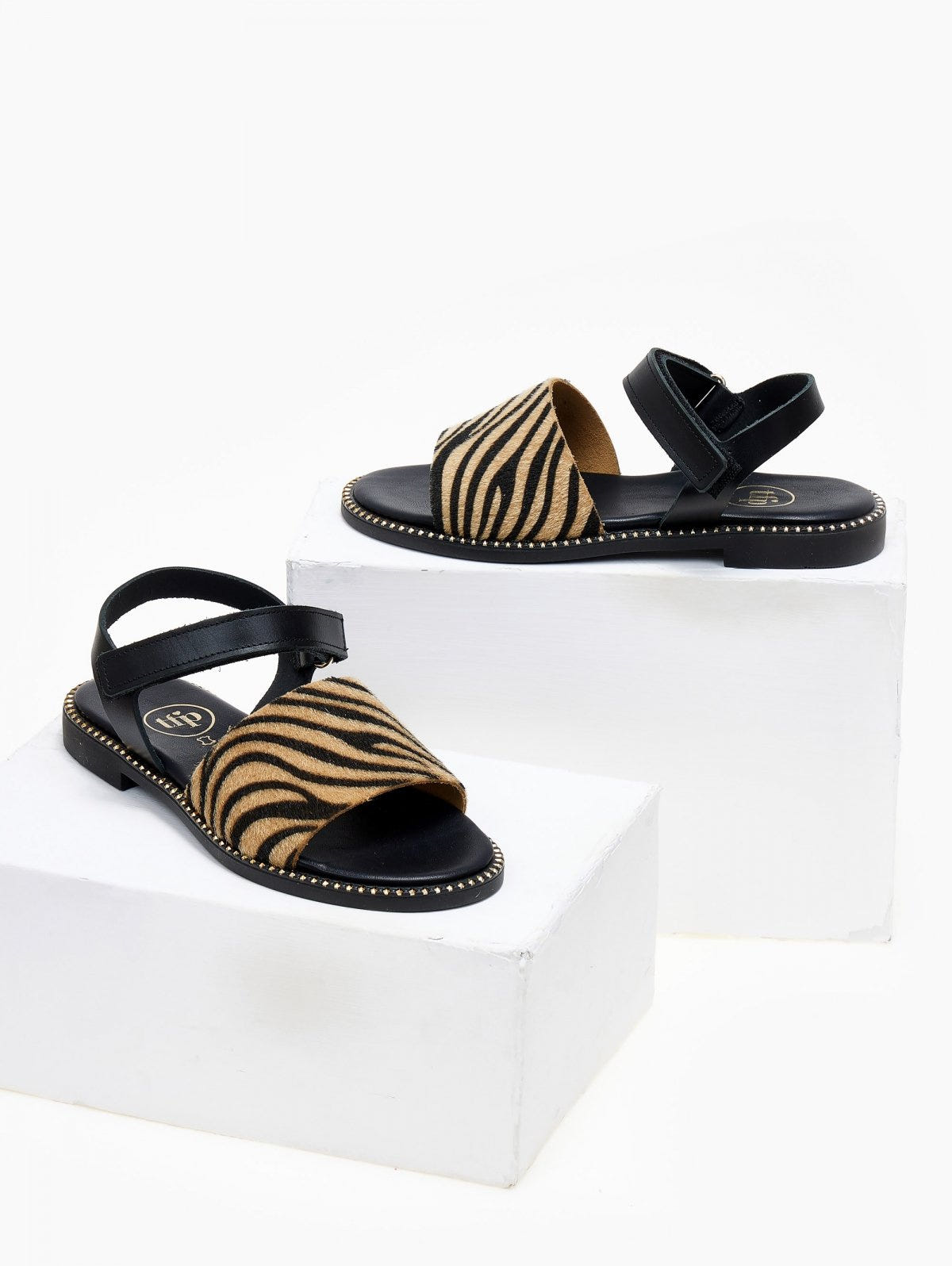 Σανδάλια δερμάτινα με συνθετικό ponyskin TFP - Μαύρο/Μπεζ - thefashionproject.gr - TFP