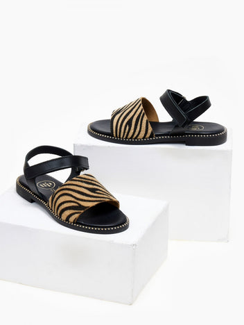 Σανδάλια δερμάτινα με συνθετικό ponyskin TFP - Μαύρο/Μπεζ - thefashionproject.gr - TFP