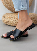 Σανδάλια δερμάτινα με v cut και στρας TFP - Μαύρο - thefashionproject.gr - TFP