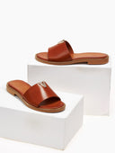 Σανδάλια δερμάτινα με v cut και στρας TFP - Ταμπά - thefashionproject.gr - TFP