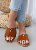 Σανδάλια δερμάτινα με v cut και στρας TFP - Ταμπά - thefashionproject.gr - TFP